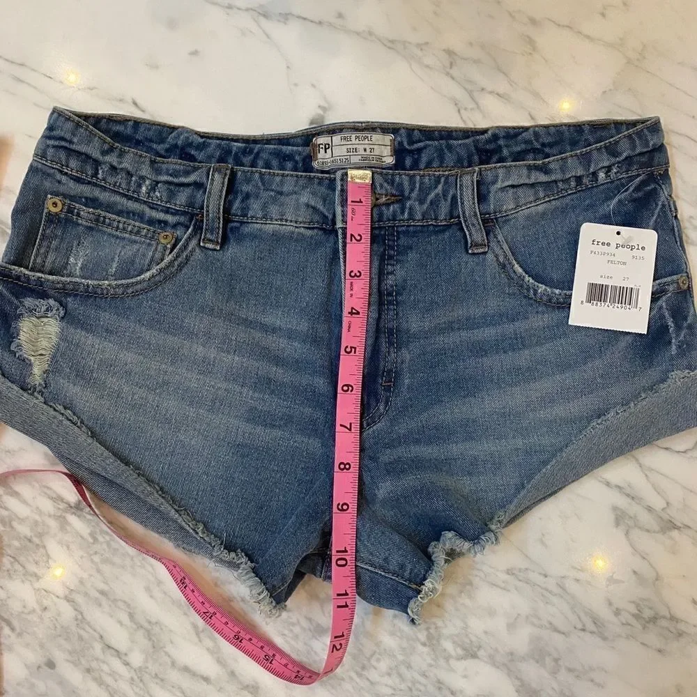 Free People Irreplaceable Cut Off Short in Felton - Picture 4 of 6